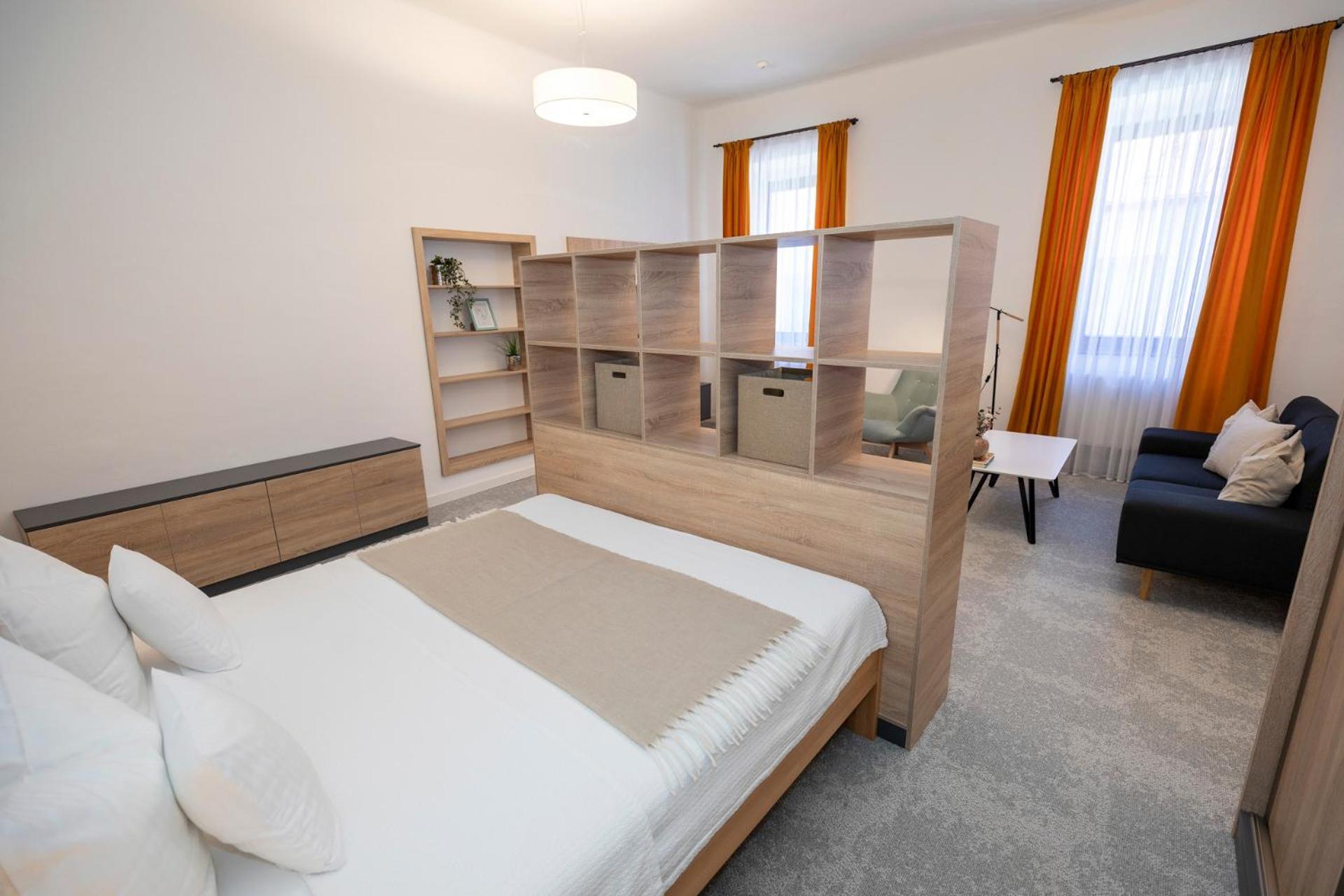 Alure Residences 10 - 24H Self Check-In & Private Parking Next To The Apartment Building Included, City Center Right On Snp Square In A Quiet Passage, New Building, Best Deal In Town 班斯卡-比斯特里察 外观 照片