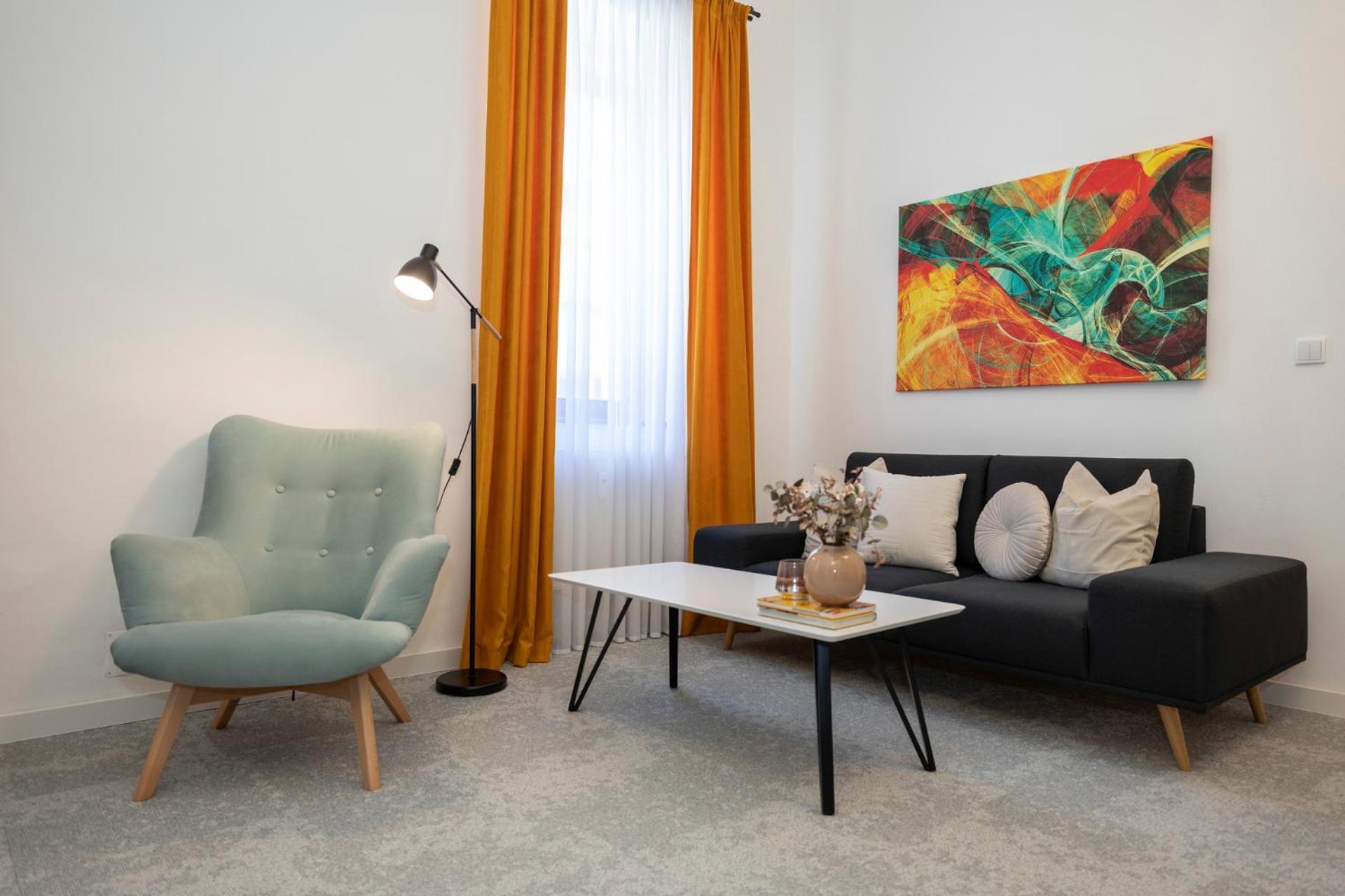 Alure Residences 10 - 24H Self Check-In & Private Parking Next To The Apartment Building Included, City Center Right On Snp Square In A Quiet Passage, New Building, Best Deal In Town 班斯卡-比斯特里察 外观 照片