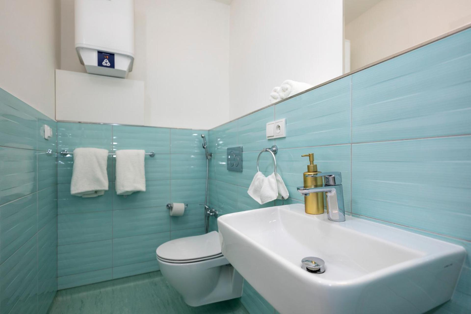 Alure Residences 10 - 24H Self Check-In & Private Parking Next To The Apartment Building Included, City Center Right On Snp Square In A Quiet Passage, New Building, Best Deal In Town 班斯卡-比斯特里察 外观 照片