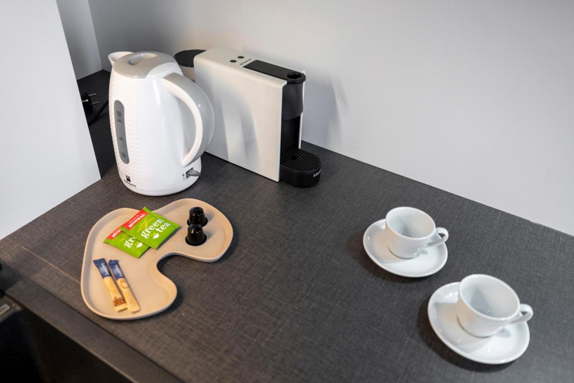 Alure Residences 10 - 24H Self Check-In & Private Parking Next To The Apartment Building Included, City Center Right On Snp Square In A Quiet Passage, New Building, Best Deal In Town 班斯卡-比斯特里察 外观 照片